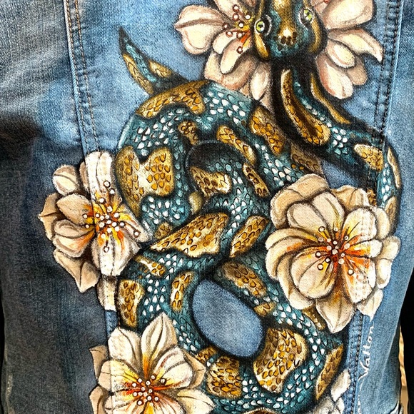 MUDD brand denim jacket SZ MD hand painted Python flowers snake embroidered - Picture 3 of 11